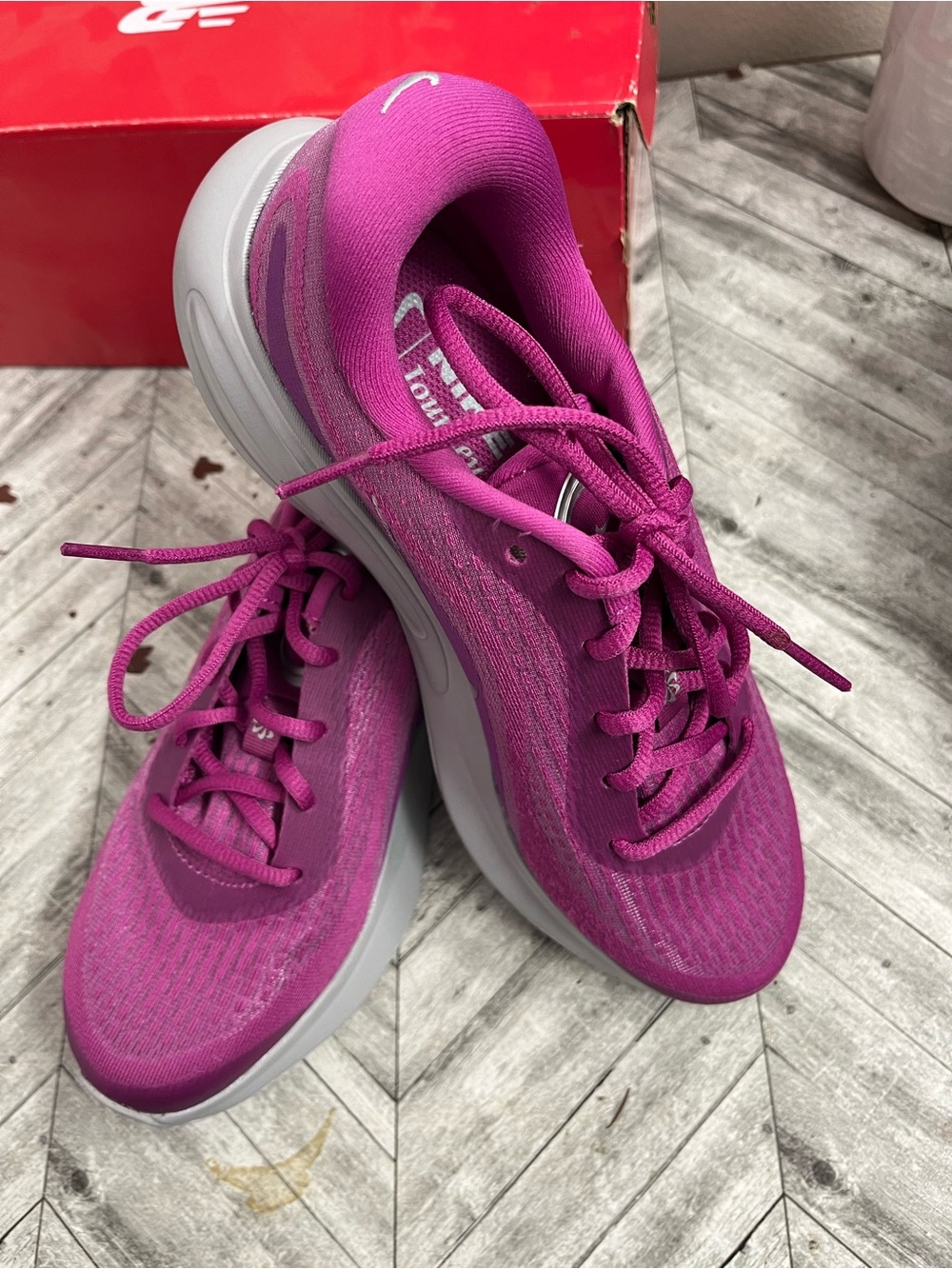 Nike Women's Athletic Sneakers - Magenta/Pink 7.5